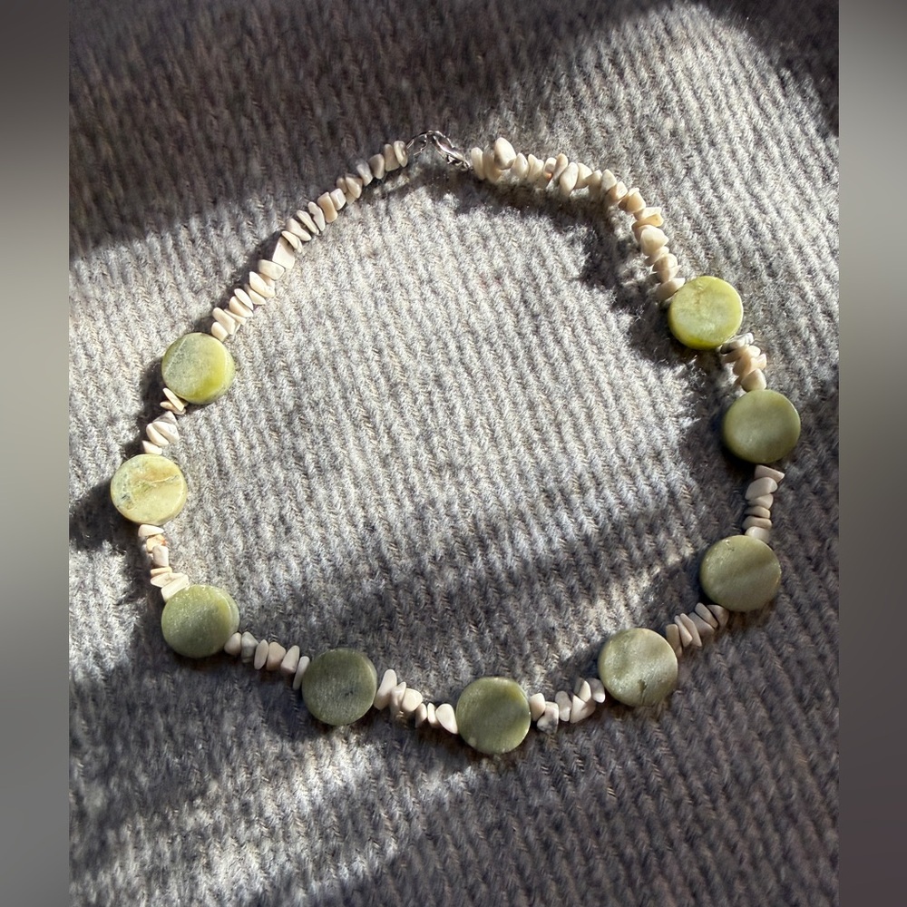 Green and white choker
